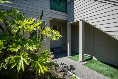 2825 NW Upshur St #D, Portland, OR 97210 - Photo 2
