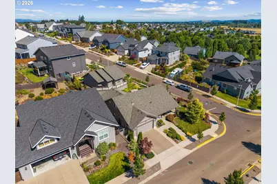 142 NW Canyon Creek Dr, McMinnville, OR 97128 - Photo 2