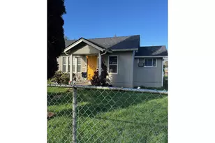 341 20th St, Longview, WA 98632 - Photo 1