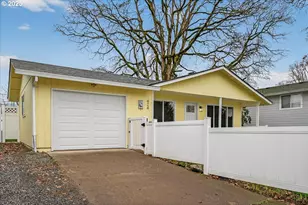 424 S 9th St, Saint Helens, OR 97051 - Photo 2