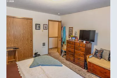 18309 Portland Ave, Gladstone, OR 97027 - Photo 12