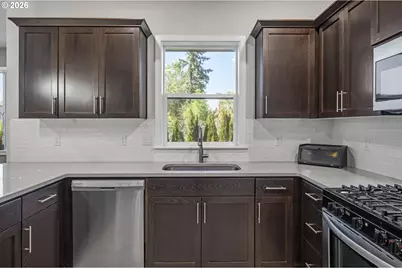 18529 SW Bluebird Ln, Beaverton, OR 97003 - Photo 10