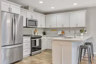 15 NW 6th Pl, Warrenton, OR 97146 - Photo 2