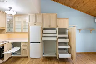 7734 SW Barnes Rd, Portland, OR 97225 - Photo 16