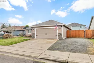 41 Sandalwood Loop, Creswell, OR 97426 - Photo 2