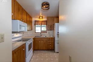 1487 Walton Way, Woodburn, OR 97071 - Photo 12