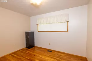 1487 Walton Way, Woodburn, OR 97071 - Photo 6