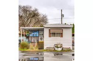 2420 NE Hembree St, McMinnville, OR 97128 - Photo 2