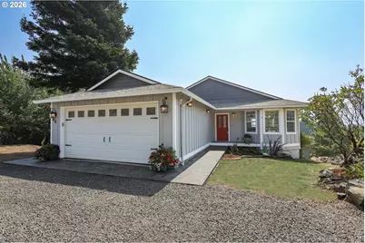438 NW Roselawn St, Stevenson, WA 98648 - Photo 2