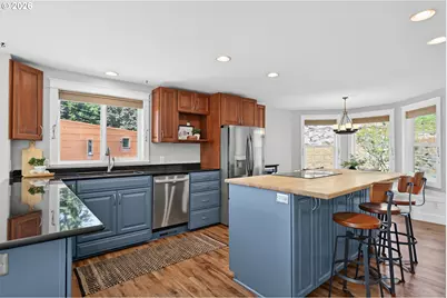 438 NW Roselawn St, Stevenson, WA 98648 - Photo 10