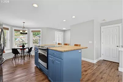 438 NW Roselawn St, Stevenson, WA 98648 - Photo 8