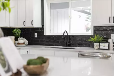 19080 SW Brooklawn Pl, Beaverton, OR 97003 - Photo 2