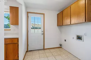 3196 Midway Rd, Hood River, OR 97031 - Photo 16