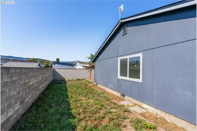3196 Midway Rd, Hood River, OR 97031 - Photo 34