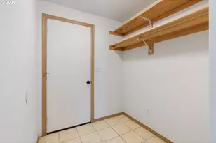 3196 Midway Rd, Hood River, OR 97031 - Photo 32