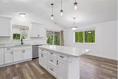 34054 E Columbia Ave, Scappoose, OR 97056 - Photo 8