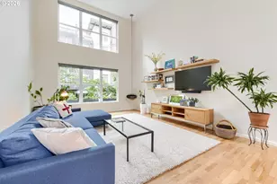 1009 NW Hoyt St, Portland, OR 97209 - Photo 4