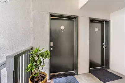 1009 NW Hoyt St #204, Portland, OR 97209 - Photo 2