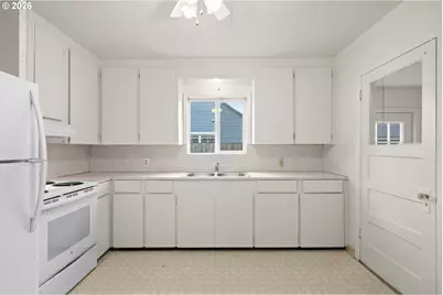 220 NW Lincoln St, Sheridan, OR 97378 - Photo 10