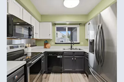 536 NE Going St, Portland, OR 97211 - Photo 10