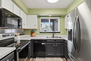 536 NE Going St, Portland, OR 97211 - Photo 10