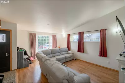 4560 Airport Ln, Sweet Home, OR 97386 - Photo 2