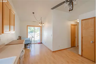 4560 Airport Ln, Sweet Home, OR 97386 - Photo 8