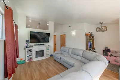 4560 Airport Ln, Sweet Home, OR 97386 - Photo 4