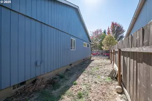 4560 Airport Ln, Sweet Home, OR 97386 - Photo 18