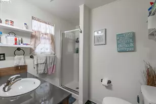 4560 Airport Ln, Sweet Home, OR 97386 - Photo 12