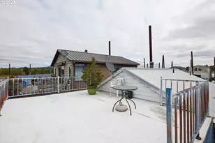 19609 NE Marine Dr, Portland, OR 97230 - Photo 22