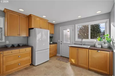 13120 SW Rita Dr, Beaverton, OR 97005 - Photo 14