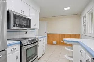 13223 SE Harold St, Portland, OR 97236 - Photo 14