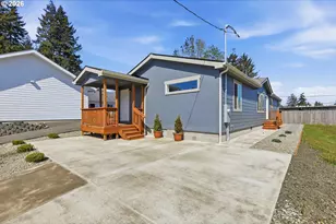 2780 34th St, Coos Bay, OR 97420 - Photo 2