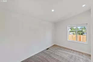 2780 34th St, Coos Bay, OR 97420 - Photo 22