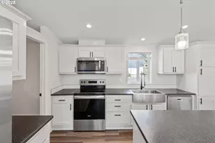 2780 34th St, Coos Bay, OR 97420 - Photo 10