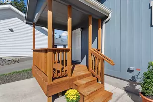 2780 34th St, Coos Bay, OR 97420 - Photo 30
