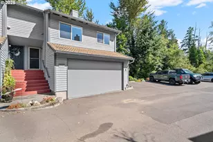 6233 Meridian Cir, West Linn, OR 97068 - Photo 2