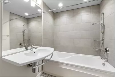 8435 SW 11th Ave, Portland, OR 97219 - Photo 32