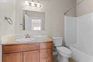 211 Silver St, Silverton, OR 97381 - Photo 24