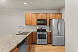 211 Silver St, Silverton, OR 97381 - Photo 12