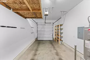 211 Silver St, Silverton, OR 97381 - Photo 16