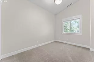 211 Silver St, Silverton, OR 97381 - Photo 20