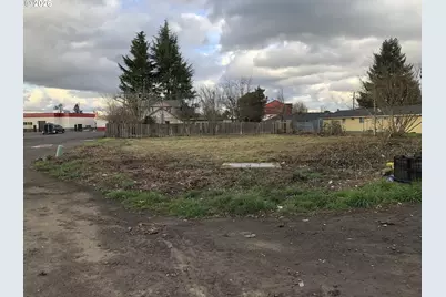 1740 Hardcastle Ave, Woodburn, OR 97071 - Photo 8