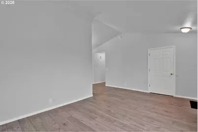 340 54th St, Springfield, OR 97478 - Photo 6