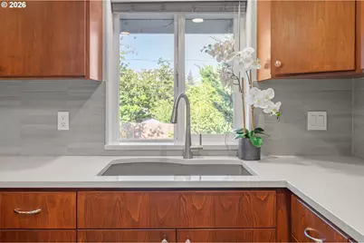 2042 Lincoln St, Eugene, OR 97401 - Photo 10