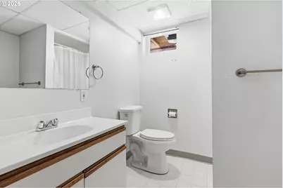 5226 N Amherst St, Portland, OR 97203 - Photo 24
