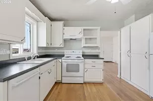 5226 N Amherst St, Portland, OR 97203 - Photo 8