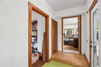 6356 NE Durham Ave, Portland, OR 97211 - Photo 4