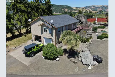 445 Rolling Hills Rd, Roseburg, OR 97471 - Photo 1